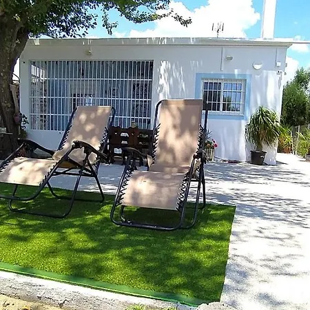 בית נופש Mareliva Retreat Trinisia