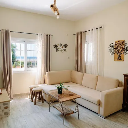 בית נופש Mareliva Retreat Trinisia